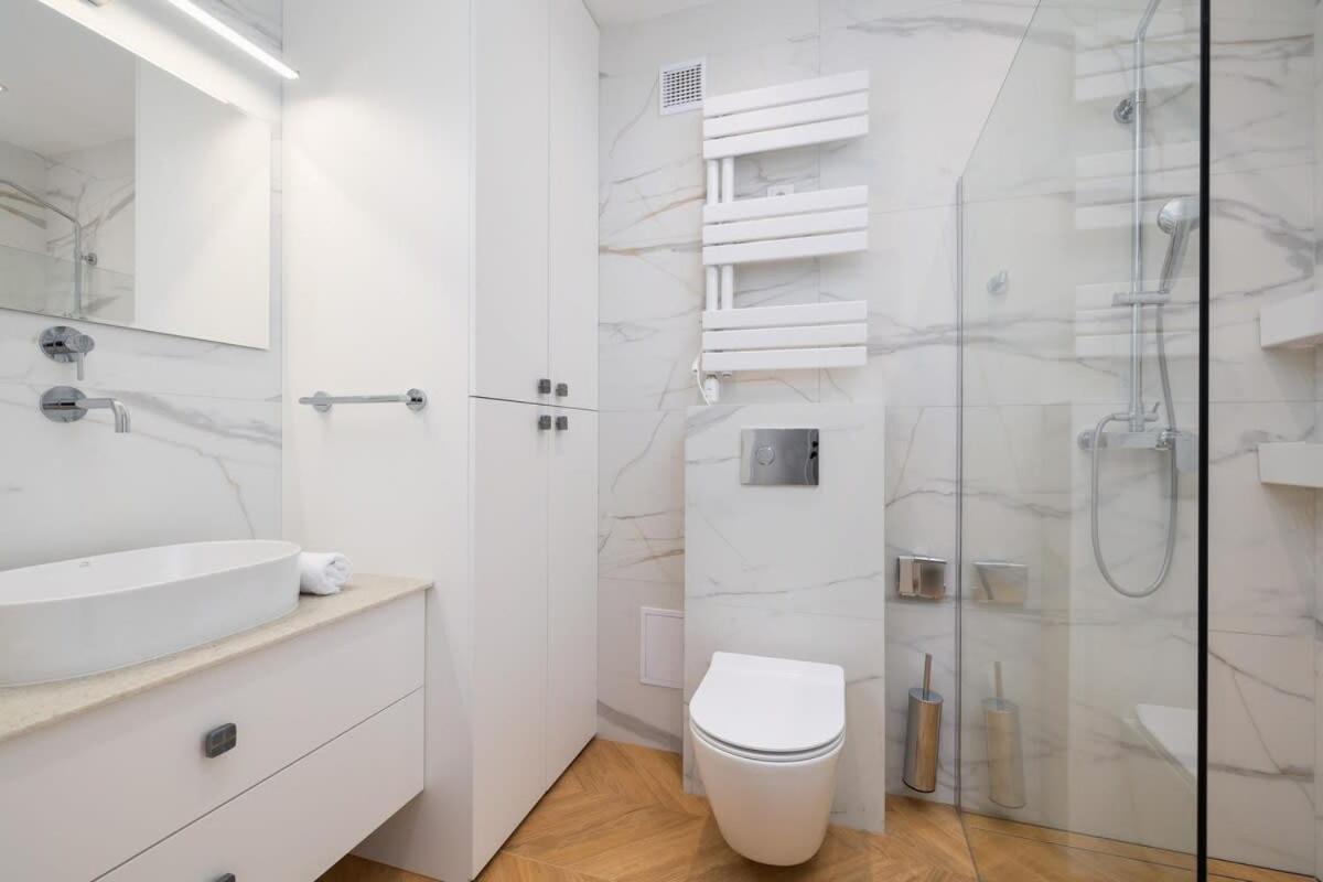 Apartment Warszauera Z Klimatyzacja Na Krakowskim Kazimierzu By Renters Krakau