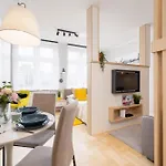 Apartamenty Warszauera Z Klimatyzacja Na Krakowskim Kazimierzu By Noclegi Renters