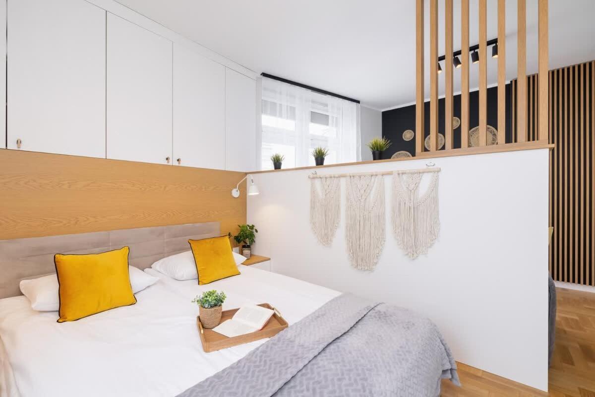 Apartament Warszauera Z Klimatyzacja Na Krakowskim Kazimierzu By Renters *